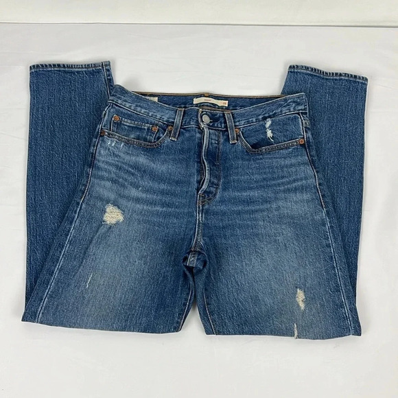 Levi’s Women’s 28 Wedgie Button Fly Distressed Medium Wash Jean - Picture 2 of 14